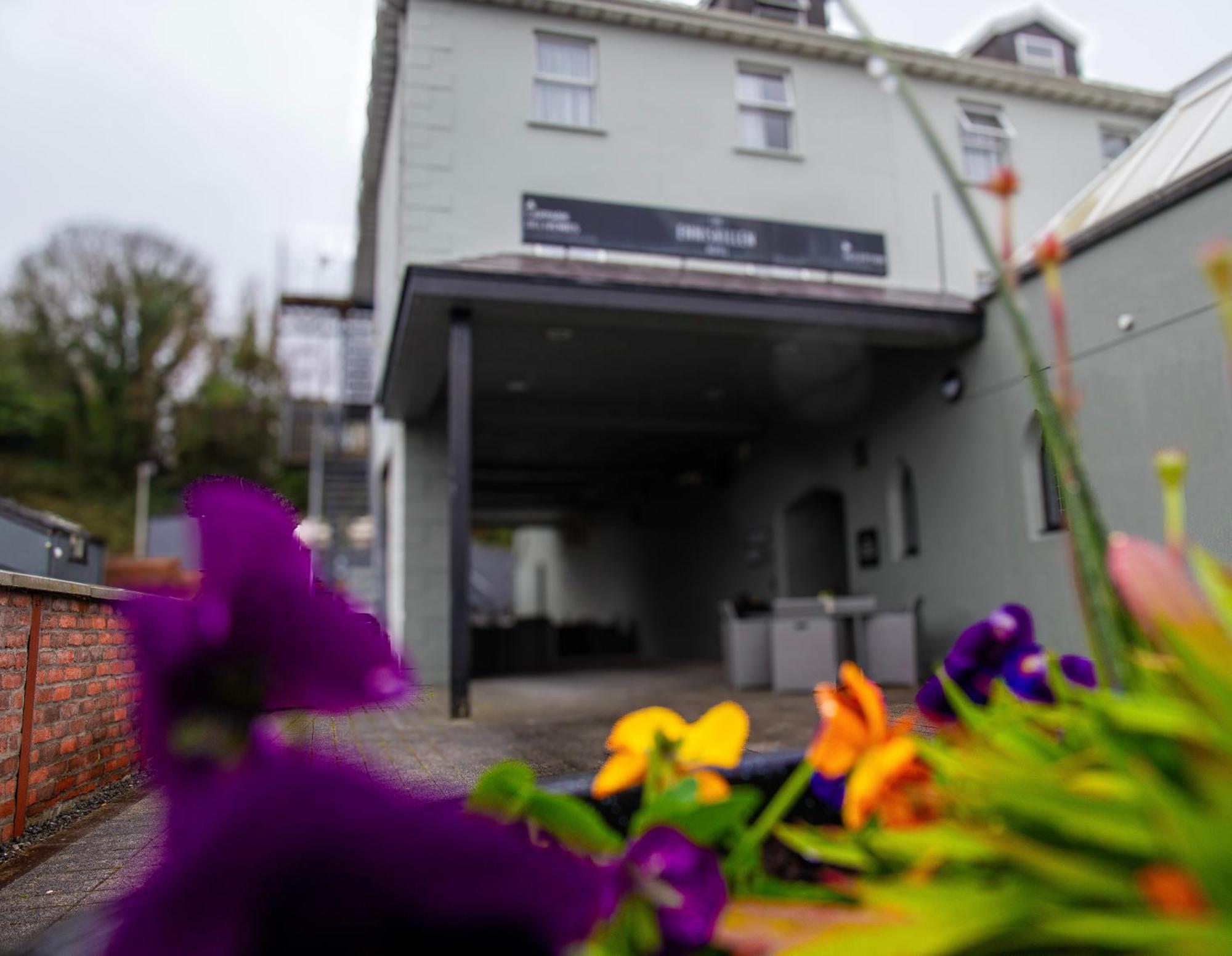 The Enniskillen Hotel And Motel Exterior foto