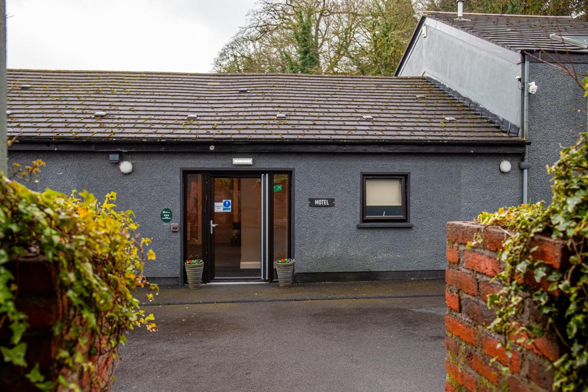 The Enniskillen Hotel And Motel Exterior foto